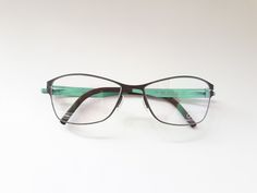 Brand: Ovvo Optics Model: mod.3665 col.10D Color: chocolate/seafoam Shape: oval/cateye Material: Fused Surgical Steel/Titanium Condition: new unused Total width: 131 mm Glass length: 52 mm Glass height: 36 mm Bridge width: 17 mm Temple length: 135 mm 100% authentic. Item is delivered with case cloth. Shipping Shipping one to three working days after payment is cleared We always use priority mail international by the post office with Tracking number Our ships to all the world take 15 to 25 days T Titanium Glasses, Color Chocolate, Sea Foam, Post Office