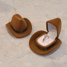 Cowboy Hat Ring, Rhett Eaton, Summer Hamilton, Foto Cowgirl, Chestnut Springs, Country Western Wedding, Western Themed Wedding, Gift Box Jewelry, Cowboy Wedding