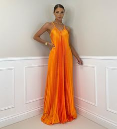 F00131445-203 Eos Goddess, Prom Dresses Boho, Banquet Dress, Long Halter Dress, Banquet Dresses, Cami Maxi Dress, Flowy Design, Halter Neck Dress, Simple Chic