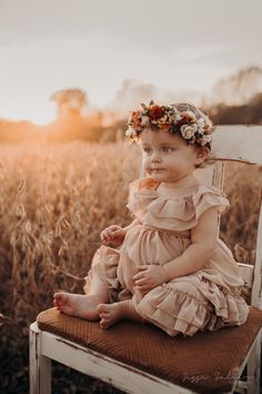 Cute Fall Photoshoot Ideas, Photoshoot Ideas For Baby, Fall Photography Ideas, Fall Photoshoot Ideas, Photo Bb, Baby Birthday Photoshoot, Toddler Photoshoot, 1st Birthday Photoshoot