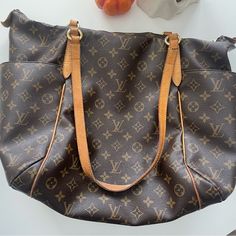 Louis Vuitton Totally Monogram Pm Brown Shoulder Bag Louis Vuitton Totally, Bags Louis Vuitton, Brown Shoulder Bag, Louis Vuitton Bags, Louis Vuitton Bag, Louis Vuitton, Monogram, Bag Lady, Shoulder Bag