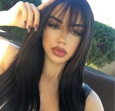 / Pinterest naomiokayyy Makeup, Beauty, faces, lips, eyes, eyeshadow, hair, colour, ombre, body, body goals, fitness, workout, ink, tattoos, nails, claws, piercings Peruvian Straight Hair, Straight Weave Hairstyles, Long Black Hair, Haircuts With Bangs, Long Black, Human Hair Extensions, 100 Human Hair