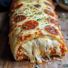 Recipes Easy Lunch, Pizza Stromboli, Cheese Roll Recipe, Food Recipes Easy, Pizza Recipes Homemade, Food Babe