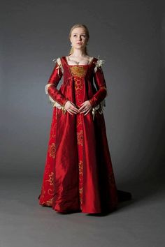 Lucrezia Borgia, Period Dress, Medieval Costume, Old Dresses, Century Clothing, Medieval Dress, Medieval Clothing, Fashion Wishlist, Fantasy Dress