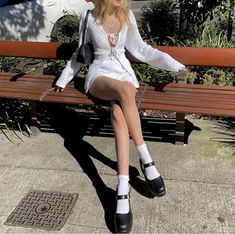 Zapatos Mary Jane, Pose Fotografi, Chunky High Heels, Mary Jane Pumps, Pumps Shoes, Teenage Fashion Outfits, Lookbook Outfits, Looks Vintage, Aesthetic Fashion