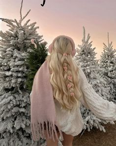 Pink Xmas, Winter Outfits Cold, Christmas Hairstyles, Princess Aesthetic, Winter Trends, Winter Hairstyles, Winter Aesthetic