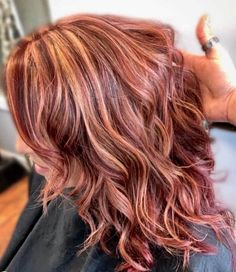 Burgundy Hair With Blonde, Burgundy Hair With Blonde Highlights, Burgundy And Blonde Hair, Blonde Hair 2022, Hair Color With Blonde Highlights, Hairstyles With Blonde Highlights, Burgundy Hairstyles, Burgundy Hair Color, Red Hair With Blonde Highlights