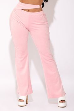 Every Sorella girl needs a Sorella staple piece, this season we are bringing the heat with our velour collection! Giving the girls the Y2K look we all love. Featuring a double waistband, and flare bottom. Style these pants up for a cute date night look. 95% Polyester 5% Spandex Cute Date Night, Cute Date, Velour Pants, Bring The Heat, Girl Needs, All Love, Night Looks, Staple Pieces, Love Is All