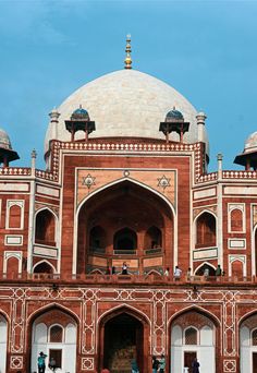 Humayun’s Tomb, a UNESCO World Heritage Site in Delhi, India, the masterpiece of Indo-Islamic architecture.😍😘🥰😇