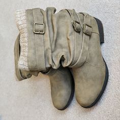 Women's Slouch Boots Shoe Dazzle Brand New, Never Worn, No Tags Or Box Size 8.5 Beige/Tan Color Smoke Free Home Boots Shoe, Slouch Boots, Girly Shoes, Slouched Boots, Style Savvy, Shoe Dazzle, Tan Color, Shoe Boots, Women Shoes