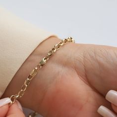 14K Gold 3mm Oval Link Chain, Bold Link Chain, Stacking Bracelet, Gift for Her, Gold Chain Bracelet, Christmas Gift, Fine Jewelry - Etsy Türkiye Charm Bracelet With Solid Links As A Gift, Oval Link Cable Chain Bracelets As Gift, Oval Link Cable Chain Bracelet As A Gift, Classic Gold Oval Link Bracelet, Gold Rolo Chain Link Bracelet As Gift, Gold Bracelet With Adjustable Oval Link For Gift, Gold Oval Link Bracelet With Adjustable Chain As Gift, Gold Bracelet With Adjustable Chain As Gift, Gold Bracelet With Adjustable Chain For Gift