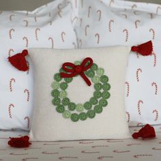 10 Ecru Handmade Artisan Green Wreath Pillow-1 Wreath With Red Bow, Candle Bags, Pillow Crafts, Green Wreath, Hearth And Home, Red Bow, Handmade Pillows, Beautiful Pillows, Christmas Pillow