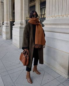 Stile Kendall Jenner, Brown Heeled Boots, Nyc Outfits, Winter 22, Trendy Outfits Winter, Winter Fashion Outfits Casual, Trendy Winter, San Fran