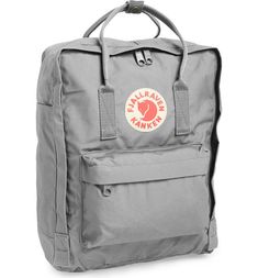 Fjallraven Rucksack, Mochila Fjallraven Kanken, Backpack Fjallraven, Cutest Outfits, Backpacks Accessories, Fjällräven Kånken, Water Resistant Backpack, Bags Online Shopping, Grey Backpacks