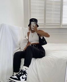 Dunk Outfit Women, Streetwear Girl, Black White Outfit