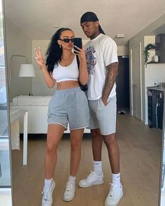 couple outfits to try Cute Couple Fits, Couple Matching Aesthetic, Couple Fits Streetwear, Couple Summer Outfits, Couple Outfits Streetwear, Matching Fits Couples, Couple Outfits Matching