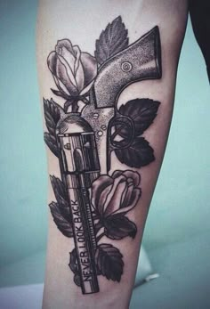 It's beautiful, and perfect... those words just need to say "I keep a close watch on this heart on mine" Revolver Tattoo, Outlaw Tattoo, Geniale Tattoos, Irezumi Tattoos, Full Sleeve Tattoos, Badass Tattoos, Home Tattoo, Sleeve Tattoo