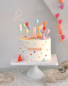 1 Year Birthday Cake Ideas, Cake 1st Birthday Boy, Easy First Birthday Cake, Simple First Birthday Cake, Birthday Cake 1 Year, Two Birthday Cake, First Birthday Cake Boy, 1st Birthday Cake Ideas, Colorful First Birthday