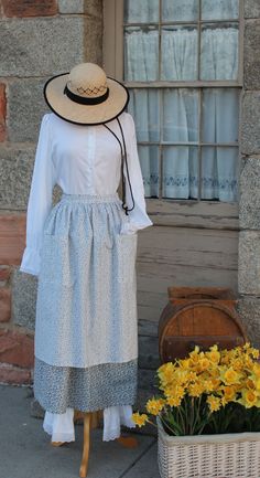 1880s Fashion Poor, 1880s Fashion Women, 1800s Fashion Poor, Trek Clothing, Pioneer Costume, 1800s Clothing, Pioneer Clothing, Pioneer Trek, Pioneer Dress