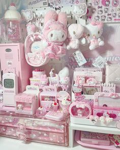 Kpop Albums Shelf, Kawaii Room Ideas, Photo Cards Diy, Pink Room Decor, Aesthetic Room Ideas, Pretty Pink Princess, Pink Images, Iphone Organization, Cute Desk