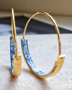 delicate hoops earrings tile blue Portugal in gold tone #earrings #fashionjewelry #jewelry #delicateearrings #hoopsearrings #goldenearrings #blueearrings Hoops Earrings, Bijoux Diy, Gold Hoop, Gold Hoop Earrings, Bridal Earrings, Cute Jewelry, Designer Earrings, Jewelry Ideas, Ring Set