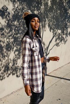 An oversized long button-up jacket featuring a collar, long sleeves and pockets. Cali Style, Tan Top, La Fashion, Fall Jackets, Plaid Tops, Long Shirt, Jacket Style, Sweater Jacket