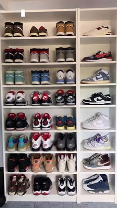 Shoe Collection Aesthetic Room, Jordan Collection Aesthetic, Sneaker Wall Bedroom, Shoe Display Ideas Bedroom, Sepatu Air Jordan