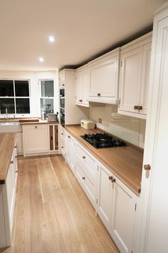 the kitchen is clean and ready for us to use it's new counter tops