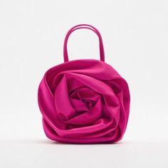 Material principal y forro: seda
	Forma: Solapa
	Ocasión: Fiesta
	Tipo de cierre: Cerrojo
	Dureza: suave
	Tipo de Patrón: Floral
	23cm x 23cm x 12cm Desain Tote Bag, Flower Handbag, Floral Handbags, Diy Bag Designs, Tas Fashion, Potli Bags, Satin Bags, Fancy Bags, Flower Bag