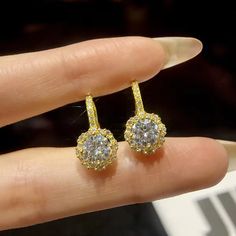 ad eBay - If you have any queries related to the product or service you can expect a reply within 12-48 hours of inquiry. Fine Earrings, Round Cut, Fine Jewellery Earrings, Halo, Jewelry Watches, Gold Plate, Dangle Drop Earrings, Dangle Earrings, Fine Jewelry