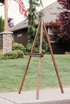 Wooden Easel Wedding Sign Stand Floor Easel for Welcome Sign Large Art Display Event Signage Holder - Etsy Display Easel Diy, Diy Wedding Easel, Easel Stand Diy, Soccer Mom Ideas, Wedding Sign Stand, Easel Diy, Nursing Grad Pics, Canvas Stand, Reeling In The Big One