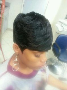 Soft swept short cut....cute!! Grow Hair Long, Short Hair Dos, Beautiful Black Hair, Haute Hair, American Hairstyles, Short Sassy Hair, Grow Long Hair, Sassy Hair, Long Natural Hair