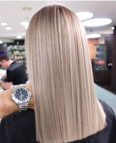 Straight Dimensional Blonde, Clean Blonde Hair, Creamy Blonde Hair Highlights, Air Touch Hair Blond, Cold Blonde Hair, Air Touch Hair, Milky Blonde Hair, Platinový Blond, Blond Cenușiu