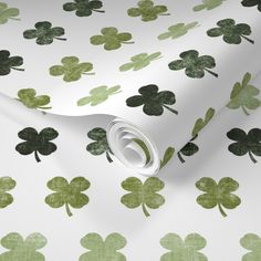 green shamrocks on white background for st patrick's day wallpaper