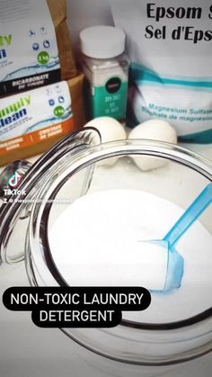 Homemade Detergent Laundry, Simple Laundry Detergent, Diy Laundry Detergent Powder, Laundry Detergent Powder, Simple Laundry, Diy Detergent, Homemade Laundry Detergent Recipes, Homemade Detergent, Laundry Detergent Recipe