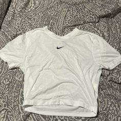 Size Small Never Worn Brand New No Tags Basic White Tops With Letter Print, Casual White Cropped T-shirt With Logo Print, Nike White Tops For Summer, White Casual Cropped T-shirt For Streetwear, Simple White Tops With Graphic Print, Basic Nike Crew Neck Top, Nike Basic Tops For Streetwear, Basic Nike Tops For Streetwear, White Nike Tops For Spring