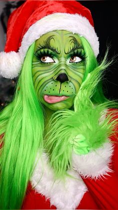 Halloween Makeup Grinch, Cute Grinch Makeup, Grinch Photoshoot Ideas, The Grinch Costume, Female Grinch, 31 Birthday, Mannequin Decor, Grinch Costumes