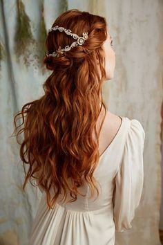 Medieval Headdress, Juliet Cap, Medieval Hairstyles, Wedding Hair Up, Medieval Wedding, Bridal Hair Inspiration, Hair Color Auburn, Long Red Hair