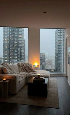 Beautiful Modern Apartment, Huge Studio Apartment, Beautiful Apartments Interior Luxury, Boston Penthouse Aesthetic, Apartment Decorating Classy, London High Rise Apartment, Apartment Vision Board Aesthetic, New York Flat Apartments, Nyc Apartment Cozy