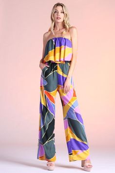 CALLING ALL CHRISTMAS PARTIES, I'M READY!!! STOP CHECK THIS OUT!You don't have this in your closet? Hippie Vibe Tribe getting cute fashion in daily! #hippievibetribe #fashion #womensclothing #jumpsuit #christmasdress FREE GIFT ALWAYS! Perfect for the HOLIDAYS! Outdoor Summer Wedding, Vibe Tribe, Summer Wedding Outdoor, All Inclusive Resort, Resort Vacation, Strapless Romper, Wedding Guest Looks, Strapless Jumpsuit, Outdoor Summer