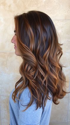 38 Cute Caramel Balayage Hairstyles You Need To Try In 2024 Balayage Color Miel, Wavy Mid Length Hair, Highlights Hairstyles, Rambut Brunette, Hair Color Options