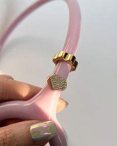 Choose your favorite charm to customize a look that's all your own. Aesthetic Stethoscope, Pink Sthetoscope Aesthetic, Pretty Stethoscope, Pink Littmann Stethoscope, Rose Gold Stethoscope, Nursing Accessories, Belly Dance