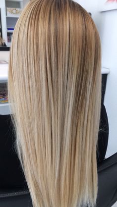 Hair Color Ideas Balayage, Aesthetic Styles, Spring Hair Color, Dirty Blonde Hair, Spring Hair, Ash Blonde Hair, Punk Hair, Blonde Hair Looks