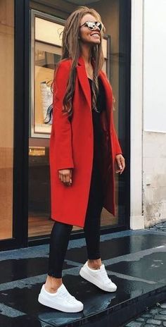 En estas tiendas de ropa tienen descuentos en ropa todo el año, encontrarás artículos de moda buenos, bonitos y baratos. Winter Mode Outfits, Fall Fashion Coats, Teenage Outfits, Quarter Sleeve Dress, Classy Winter Outfits, Trendy Outfits Winter, Grunge Look, Trendy Fall Outfits, Red Coat