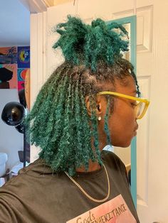 Color Tips On Locs, Locs Hairstyles For Women With Color, Teenage Stage Locs, Natural Locs With Color, Small Locs For Black Women, Cute Loc Colors, Locs Hairstyles For Women Color, Loc Color Ideas Black Women Ombre, Locs Dyed Tips