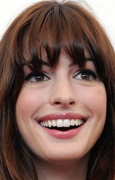 2005-09-02: Anne Hathaway helps present "Brokeback Mountain", in its first public screening, at the 62nd Venice Film Festival. Rabbit Teeth Girl Smile, Arab Outfit, Rabbit Teeth, Dental Health Care, Brokeback Mountain