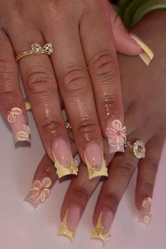 Acrylic Nails With Flowers, Nails With Flowers, Yellow French, Punk Nails, Cute Acrylic Nail Designs, French Acrylic Nails, Short Square Acrylic Nails