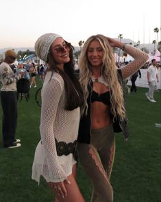 Mode Coachella, Cochella Outfits, Look Hippie Chic, Boho Festival Outfit, Festival Outfit Inspiration, Coachella Looks, Edm Festival Outfit, Fatal Attraction, Festival Outfits Rave