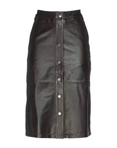 Unleash Your Inner Diva Timeless Elegance Meets Modern Chic Introducing our Black Lambskin Leather Pencil Style Snap-Closure Long Skirt, where classic sophistication marries contemporary style. This exquisite piece is designed for the fashion-savvy woman who craves both comfort and luxury. Slip into this skirt, and you'll instantly transform into the epitome of grace and allure. The snap-closure design adds a touch of edginess to the timeless pencil skirt silhouette, making it a versatile choice for various occasions. Whether you're heading to a high-profile event or a casual evening out, this skirt ensures you stand out with confidence and poise. Craftsmanship Beyond Compare Handcrafted Elegance for You At ANKOF BLAZE, we're dedicated to delivering unmatched quality and craftsmanship. Our Skirt Leather Outfit, Outfit Leather Skirt, Womens Leather Skirt, Leather Skirt Black, Casual Evening, Skirts Online, Beautiful Skirts, Leather Outfit, Skirts With Pockets