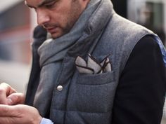 Even works with an outerwear vest and scarf. Very nice...like a little unexpected surprise. Traditional Suit, Preppy Mens Fashion, The Gazette, Mens Fashion Fall, Style Inspiration Fall, Mens Fall, Pocket Square, Mens Street Style